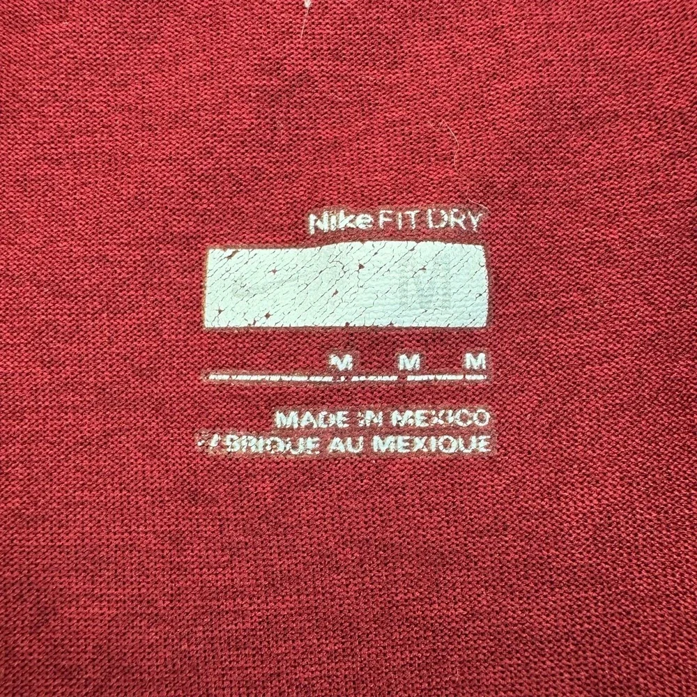 Nike Fit Dry T-Shirt Mens Medium Maroon Swoosh Logo Short Sleeve Pullover Tee